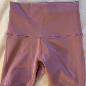 Wunder Train High-Rise Short 6"